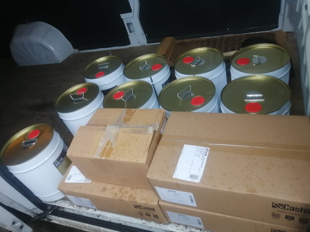 Отгрузка холодильного масла заказчику из Санкт-Петербурга