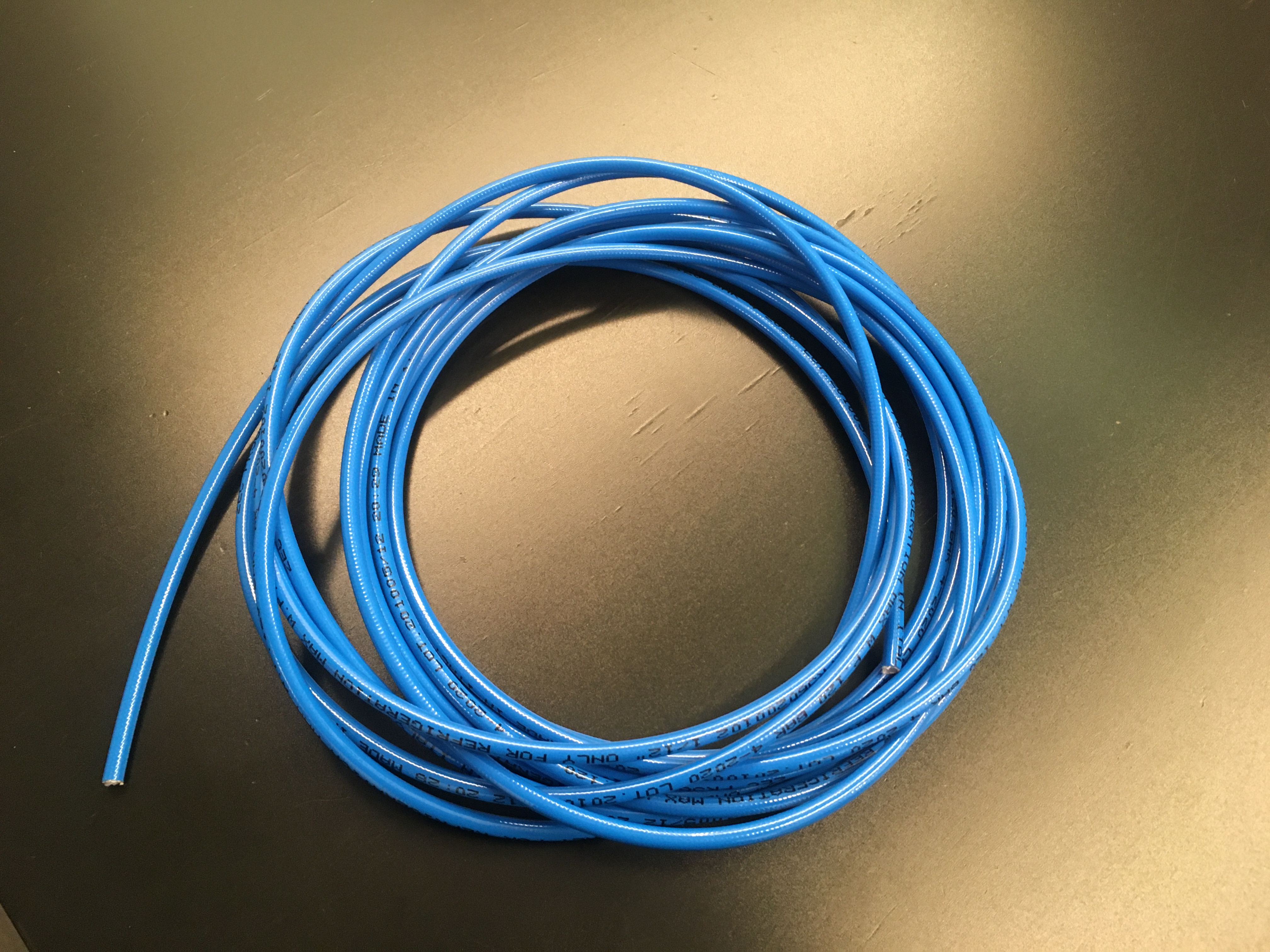 Рукав высокого давления (РВД) гибкая капиллярная трубка) DN2 мм 120 бар, голубой FR560200102R50