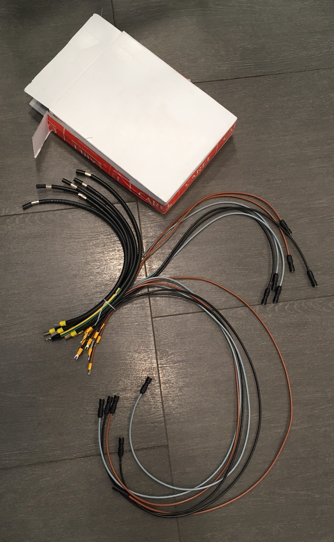 Комплект кабелей для увлажнителя CAREL KIT CABLES HUMISTEAM UEX 90 KG/H 3PH