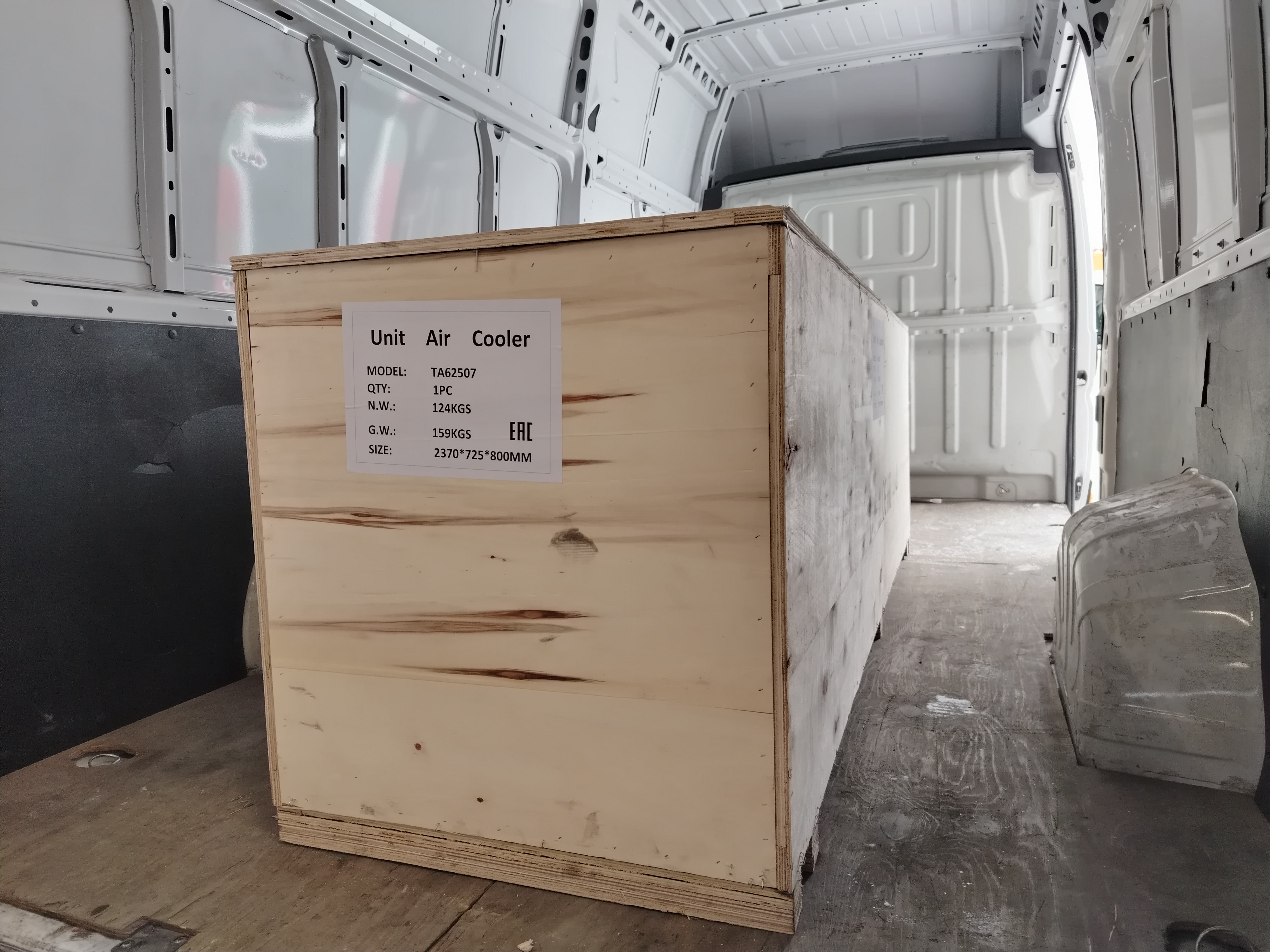 Отгрузка оборудования для доставки клиенту из Санкт-Петербурга