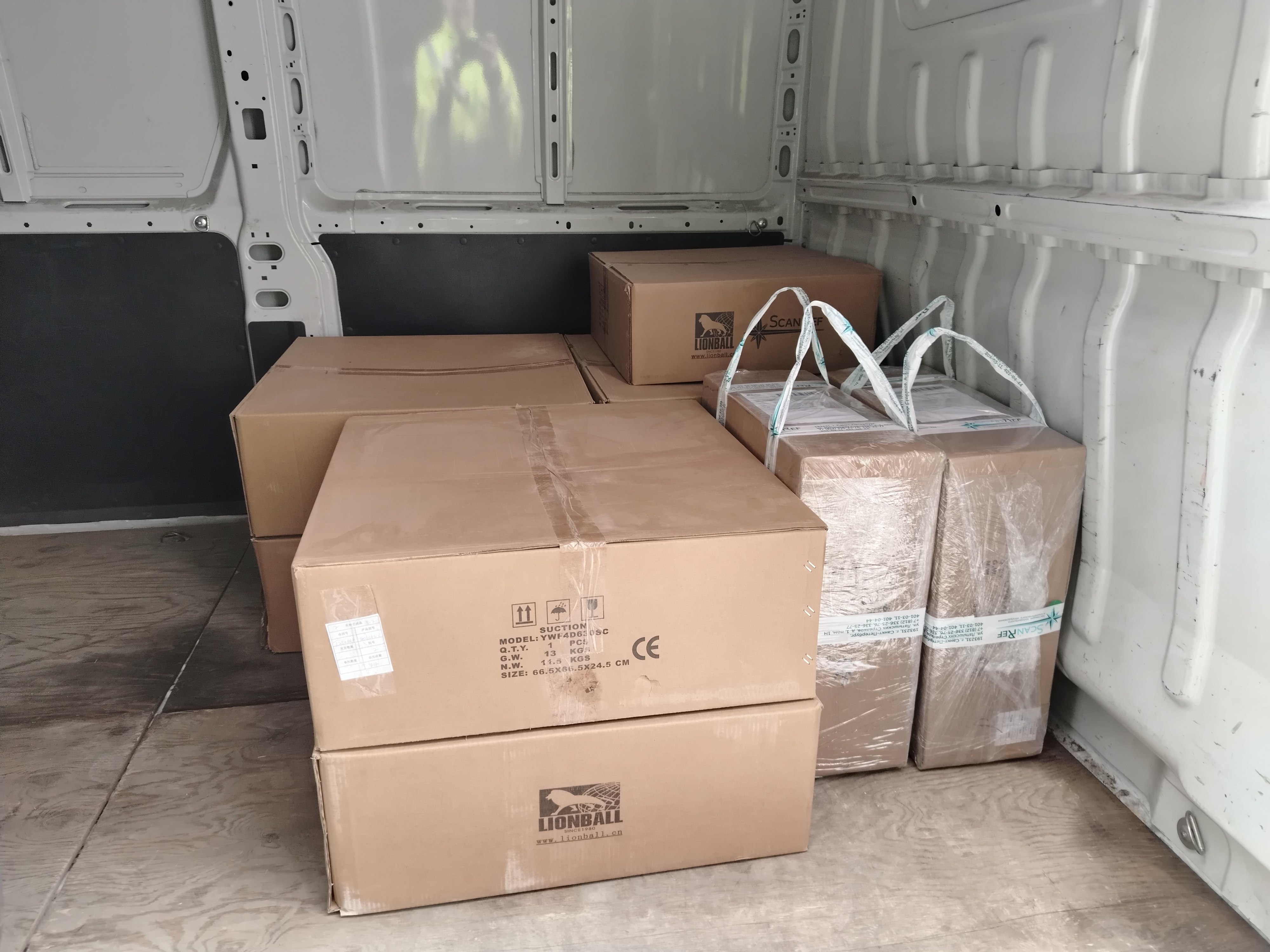 Доставка клиентам из Санкт-Петербурга и отправка Почтой России