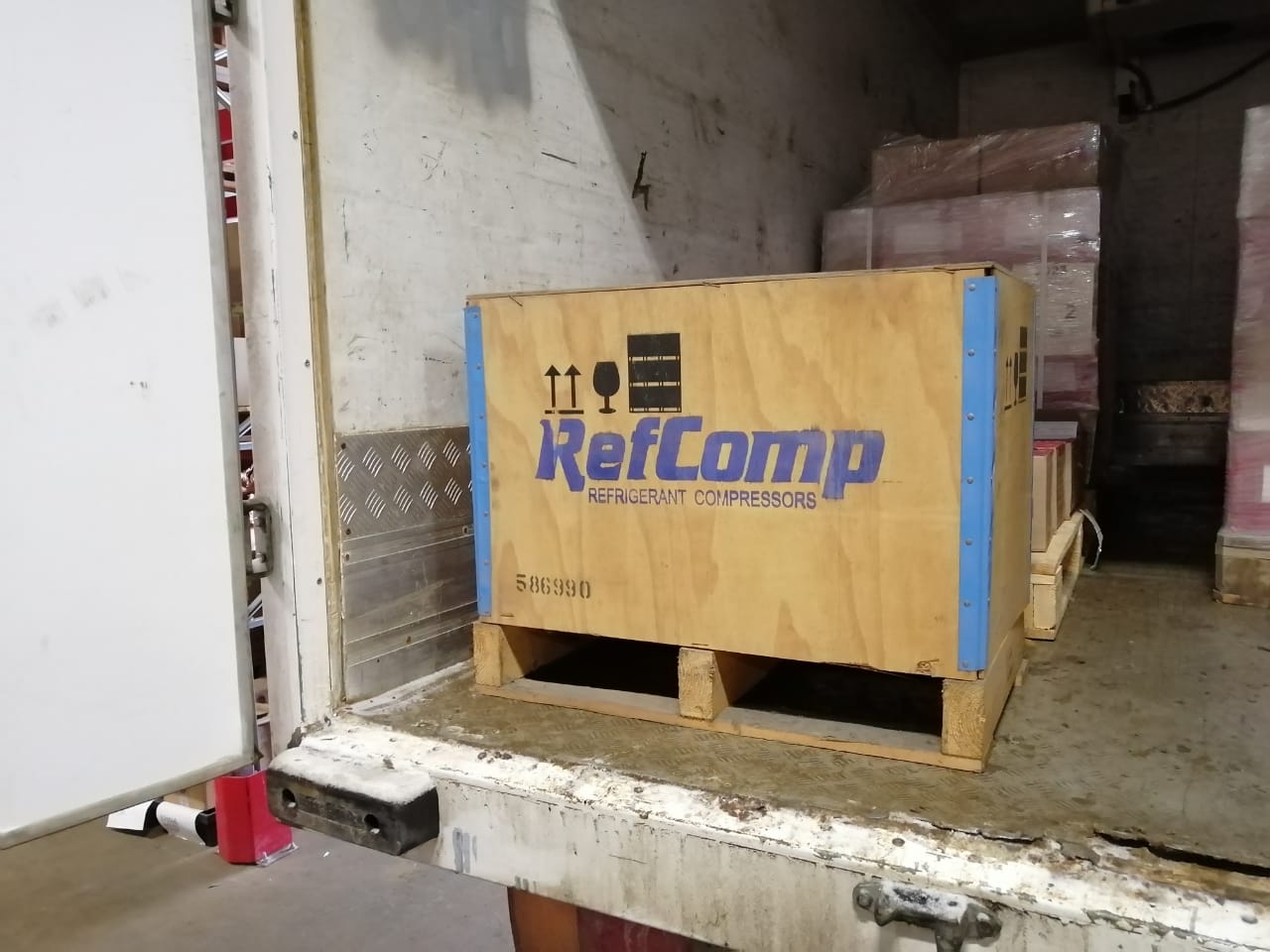 Отгрузили компрессор Refcomp заказчику в Ленинградскую область