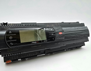 КОНТРОЛЛЕР CAREL PRACK PR300 MEDIUM, USB, встроенный дисплей, BMS/FBUS OPTO, 2 SSR, комплект коннекторов, FLSTDMRC0.